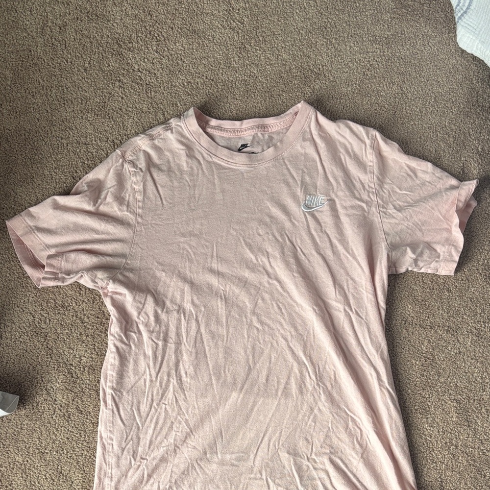 Nike Men's Light Pink Short Sleeve Tee